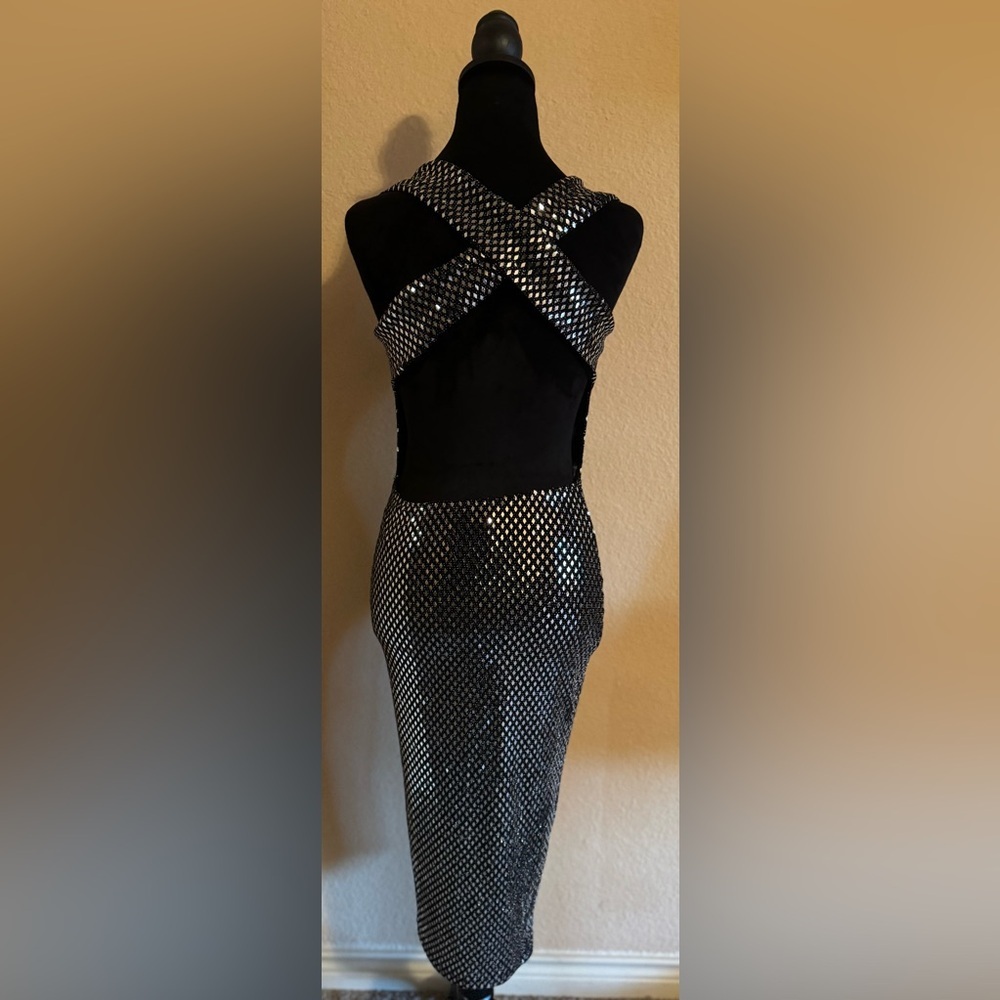 Codigo stretchy body con sequin dress - Picture 7 of 7